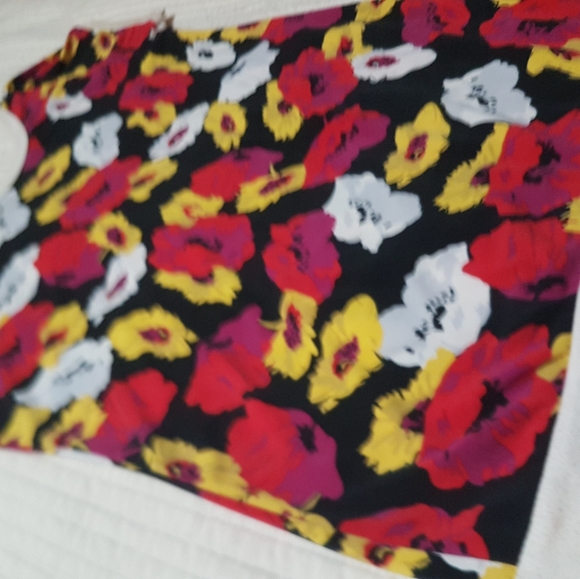 Floral Print ADIE LANI Top - Picture 8 of 12